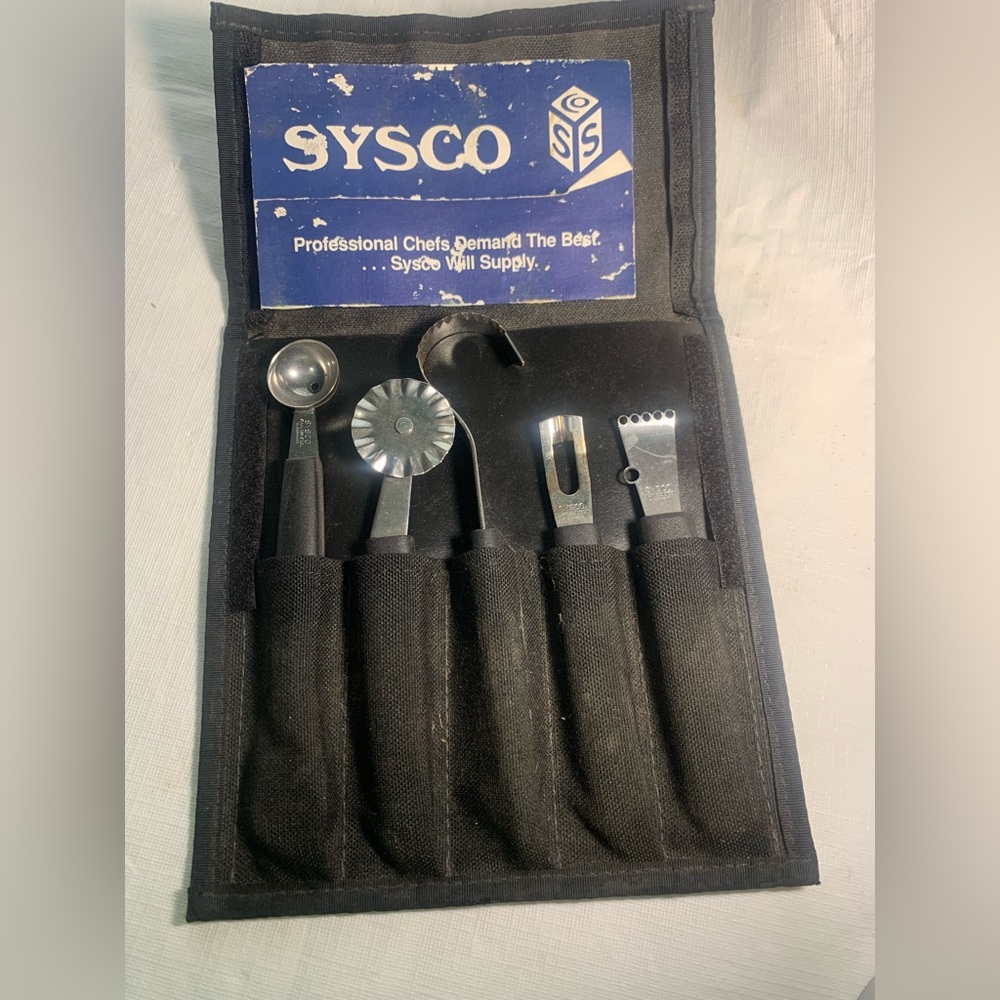 Vintage Sysco Black Diamond Carving Set        783
